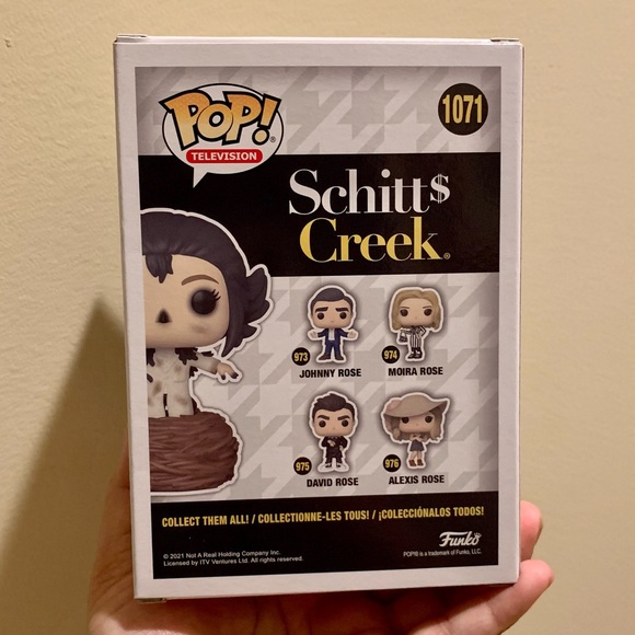 NIB Schitt’s Creek Crows Have Eyes Moira Funko Pop #1071 - Picture 6 of 8